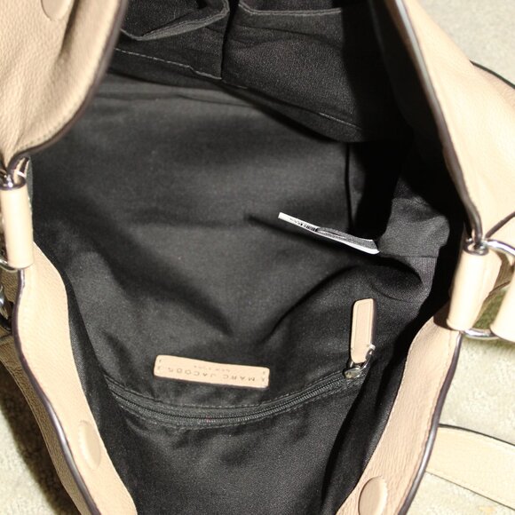 Marc Jacobs Beige Neutral Pebbled Leather Shoulder Bag - EUC! - Picture 9 of 11